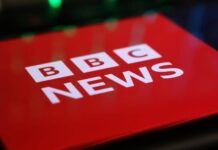 La BBC se queja a Apple después de que su nueva IA generase un titular de noticia falso