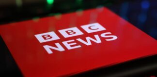 La BBC se queja a Apple después de que su nueva IA generase un titular de noticia falso