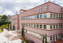 El Gobierno y el BCIE firman un préstamo de 300 millones de dólares para la construcción de una represa