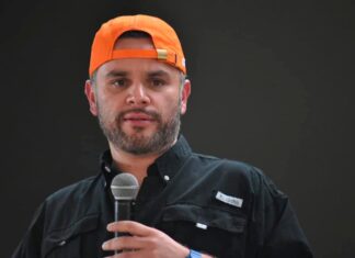David Chávez acusa a los demás partidos de oposición ser cómplices de los políticos hondureños que andan en Venezuela
