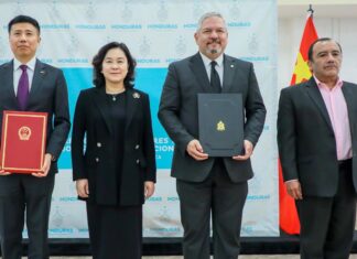 Honduras suscribe con China un convenio para la construcción de siete escuelas agrícolas
