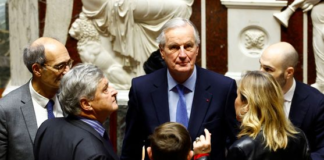 El Gobierno francés, al borde de la disolución: el Parlamento vota una moción de censura