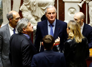 El Gobierno francés, al borde de la disolución: el Parlamento vota una moción de censura