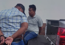 Capturan a dos agentes de la DPI acusados de extorsión en Comayagua