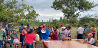 Pueblos indígenas de La Mosquitia desconocen al jefe de FFAA y Rixi Moncada como interlocutores sobre cárcel en Mocorón