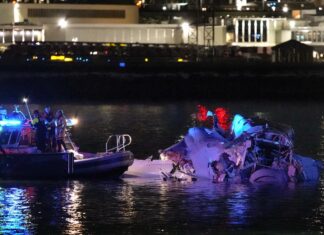 Descartan que haya supervivientes del accidente aéreo de Washington