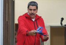 Maduro acusa a Machado de fingir un «autosecuestro» durante una manifestación en Caracas