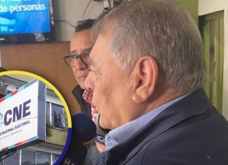 Roberto Martínez llega al CNE a inscribirse como precandidato presidencial por el movimiento «Rescate y Transformación»