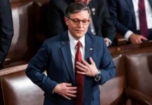Mike Johnson se convierte en presidente de la Cámara de Representantes de EE. UU. in extremis