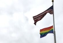 Nuevo gobierno de EE. UU. prohibió exhibir las banderas LGBT y BLM en misiones diplomáticas