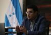 Vicecanciller Gerardo Torres denuncia que los migrantes hondureños deportados son tratados como delincuentes