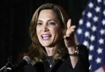 La presidente Castro sabe que hay un nuevo Sheriff en el pueblo. No cancelará el acuerdo de extradición con EE. UU. Xiomara aprovechó la debilidad de Biden para lanzar amenazas. Con Trump el juego es otro, señala María Elvira Salazar