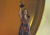 Shakira dedica a la comunidad inmigrante en EE.UU. su Grammy a mejor álbum de pop latino