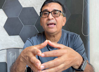 Programa para retornados en deportaciones masivas es una solución superficial, señala analista Filadelfo Martínez