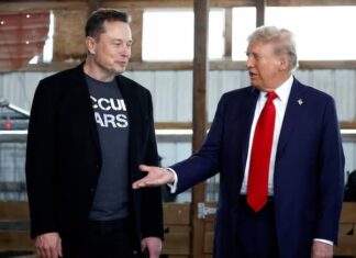 Trump apoya los polémicos correos electrónicos a empleados federales ideados por Musk