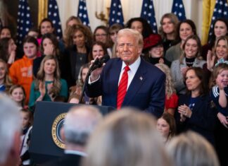 Trump intenta expandir los poderes de la Presidencia en un pulso con la Justicia de EE.UU.