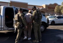 Decenas de indocumentados, en su mayoría de Latinoamérica, son detenidos en Florida