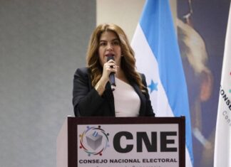 Cossette López cede presidencia del CNE entre avances y compromiso democrático