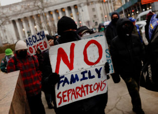 Demandan en Nueva York a Trump por negar ciudadanía a hijos de indocumentados