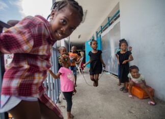 Amnistía Internacional denuncia brutales ataques de las bandas armadas a niños en Haití