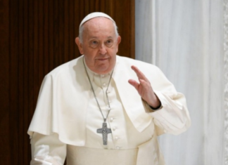 El papa necesita «reposo absoluto» y no pronunciará el Ángelus mañana domingo