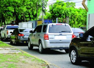 Más de 400 mil vehículos circulan sin placa en Honduras, señala el titular de La DNVT