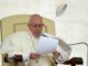 El papa prosigue su terapia hospitalaria y redactará la homilía del domingo