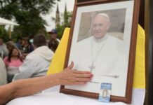 El papa, desde el hospital, siente «la bendición que esconde la fragilidad»
