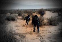 Guatemala entrega a EE. UU. al líder de una red vinculada a la muerte de 53 migrantes en 2022