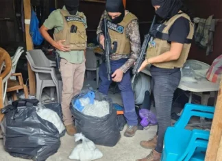 Hallan narcolaboratorio y caletas con cocaína en el Merendón