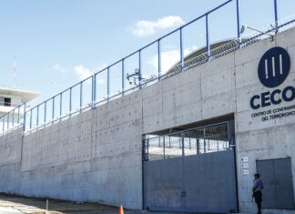 EE.UU. manda a El Salvador a los primeros deportados bajo la Ley de Enemigos Extranjeros