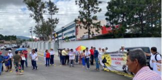 Maestros jubilados rechazan ser afiliados al decadente Seguro Social