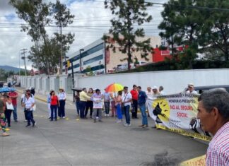 Maestros jubilados rechazan ser afiliados al decadente Seguro Social
