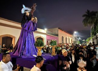 Comayagua mantiene viva la tradicional Procesión de Los Pasos rumbo a Semana Santa