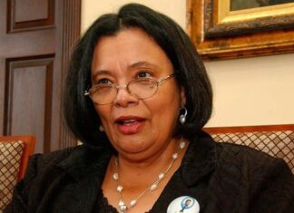 Exrectora opina sobre la posible llegada de una Constituyente: «Hay que preguntarle al comandante»