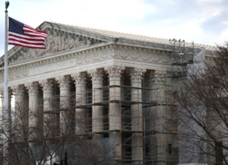 Trump solicita a la Corte Suprema que revoque fallo que le impide usar la Ley de Enemigos Extranjeros para deportaciones