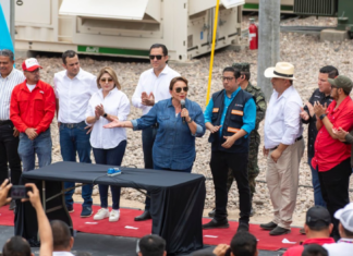 Xiomara de Zelaya señala que están “adoloridos” los que critican su Gobierno