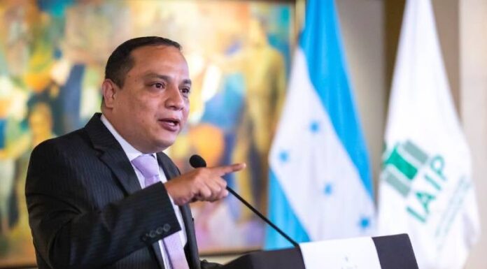 Abogado Julio Vladimir Mendoza asume la presidencia de la Unidad de Política Limpia