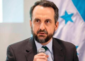 Rodolfo Pastor de María denuncia irregularidades en actas y exige recuento ante el CNE