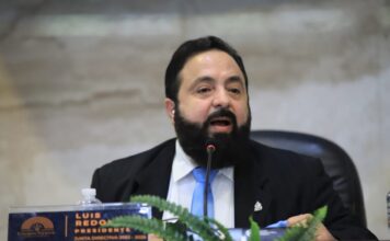 Luis Redondo critica discurso de victoria de Nasralla y le recuerda deuda personal