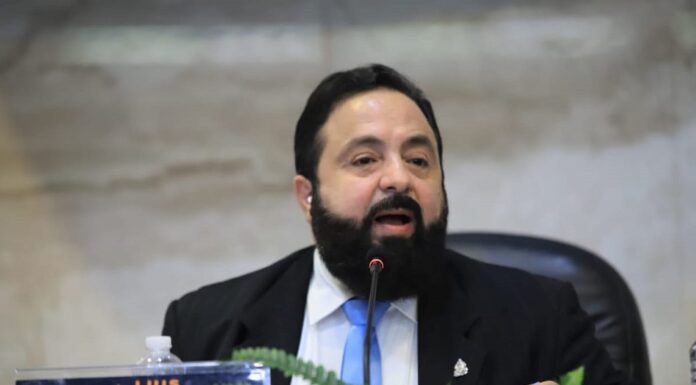 Diputados de oposición exigen a Luis Redondo convocar sesión inmediata tras casi tres meses sin plenarias en el Congreso Nacional