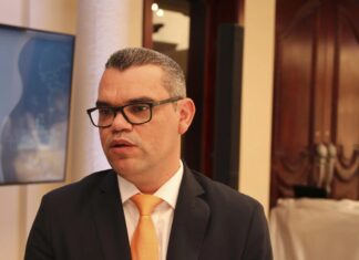 Exmiembro de la MACCIH califica a Micheletti como “forajido” y señala que quienes lo defienden “comparten su crimen”