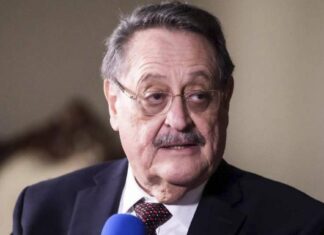 Es una “vergüenza” que diputados sean reconocidos por manejo de millones y no por legislar, dice Edmundo Orellana