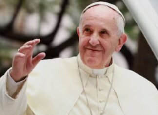 El papa Francisco murió a causa de un derrame cerebral que lo llevó a una insuficiencia cardíaca, dice el Vaticano