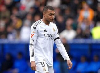 Un partido de suspensión a Mbappé por su expulsión ante el Alavés