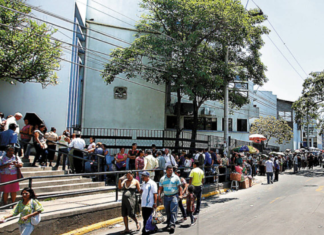 Pacientes denuncian colapso total en el IHSS: “Ya no aguantamos esta situación”