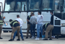 Los inmigrantes en libertad condicional, un nuevo objetivo para las deportaciones en EE.UU.