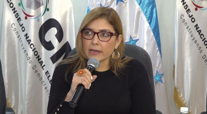 Consejera Hall desmiente acusaciones oficialistas sobre escrutinio liberal y reafirma compromiso con declaratoria electoral