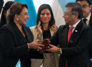 Honduras entrega a Colombia el testigo de la presidencia pro témpore de la Celac