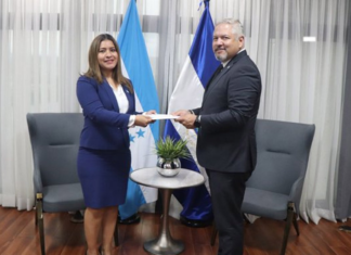 Nicaragua retira a su embajadora en Honduras tras denunciar falta de consenso en la Celac